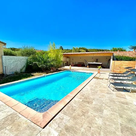 Avec Jacuzzi Et Piscine